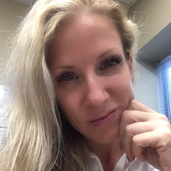 Meet your Posher, Kat - Picture 1 of 1